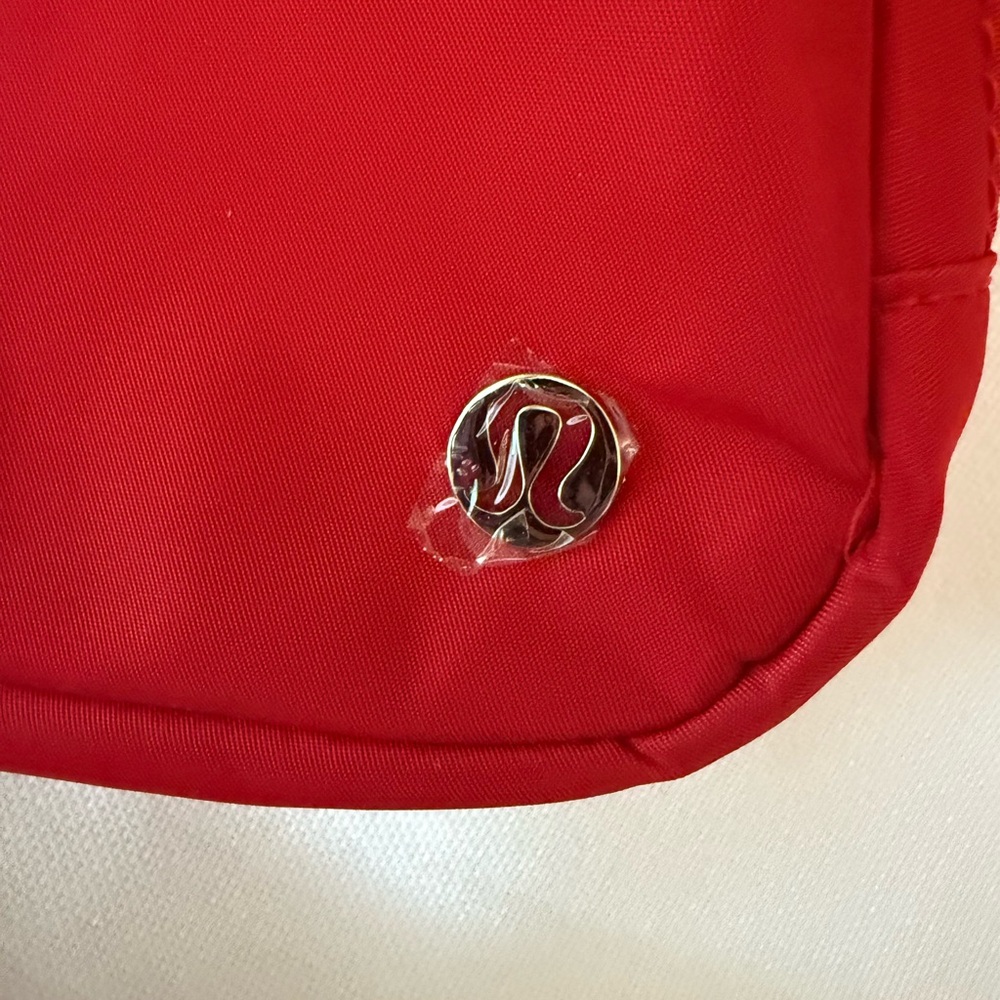 lululemon athletica Vibrant Red Crossbody Bag - Picture 2 of 4